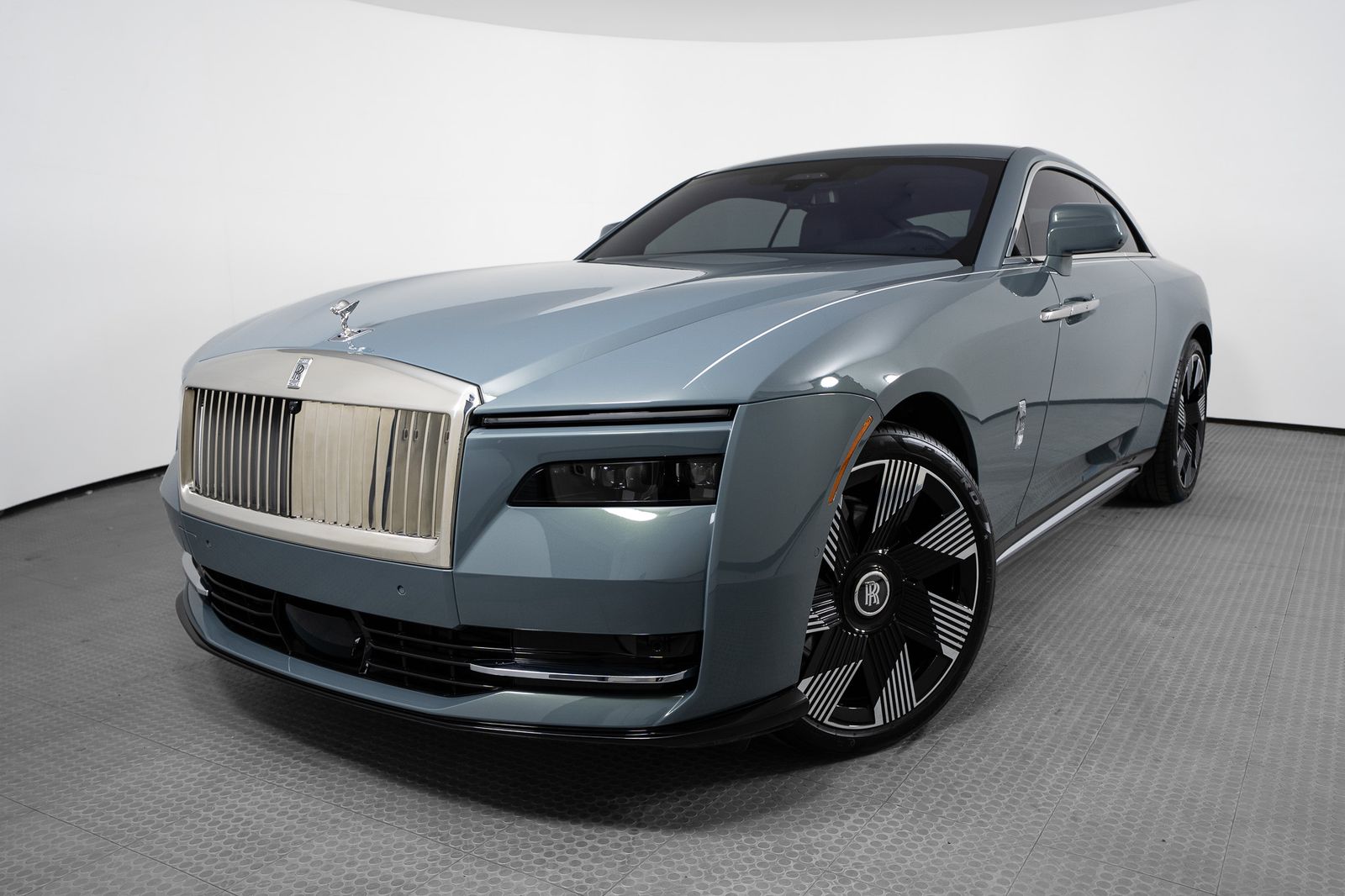 2024 Rolls-Royce Spectre — full photo 1 of 54