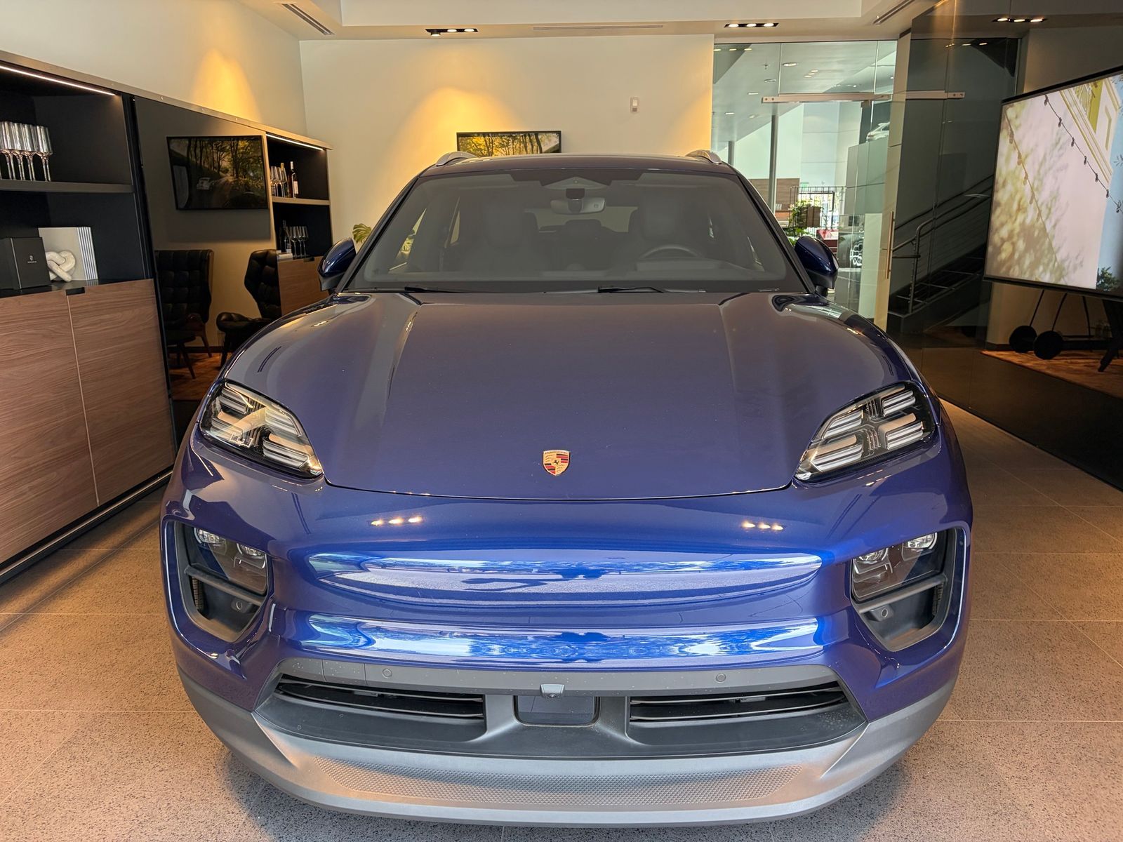 2024 Porsche Macan Electric 4 — full photo 1 of 10