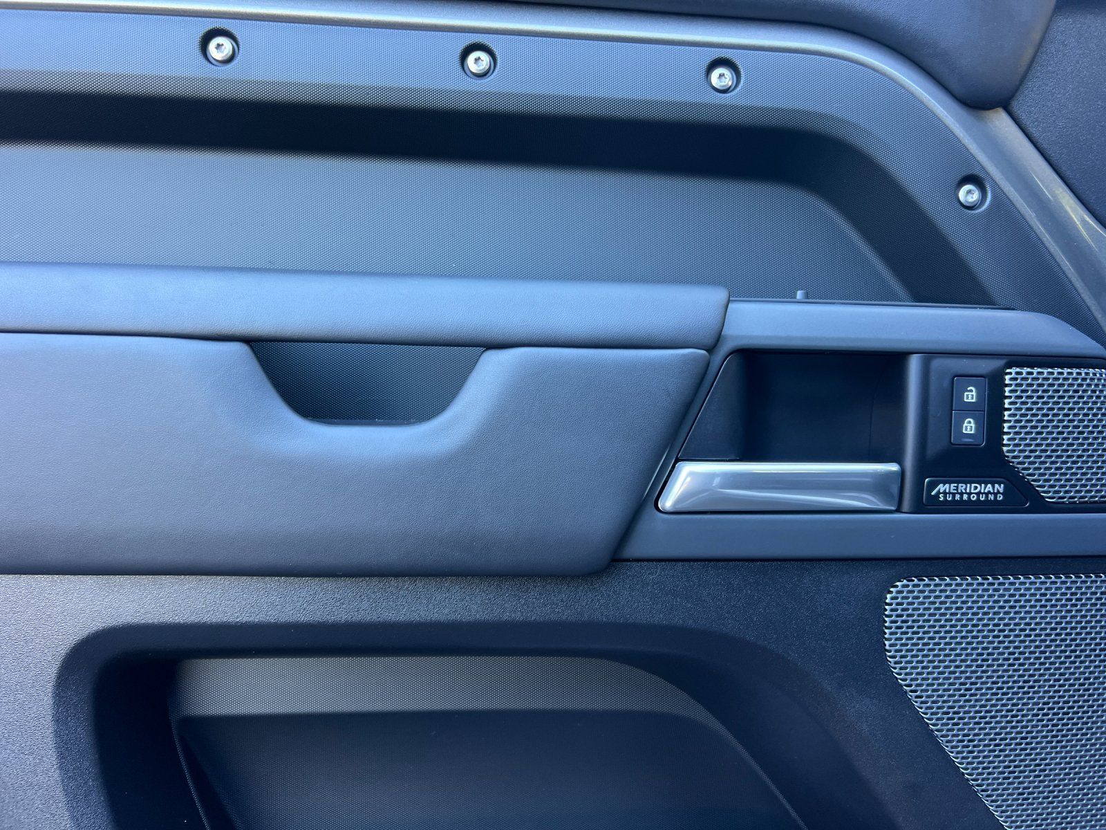 2024 Land Rover Defender 110 X — foto completa 10 de 29