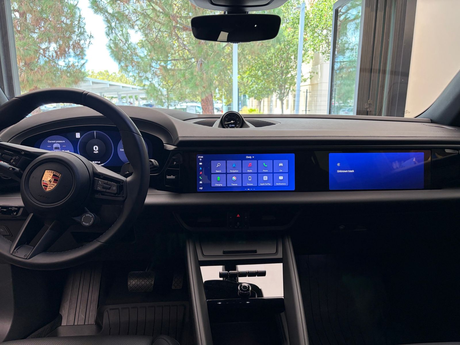 2024 Porsche Macan Electric 4 — full photo 10 of 10