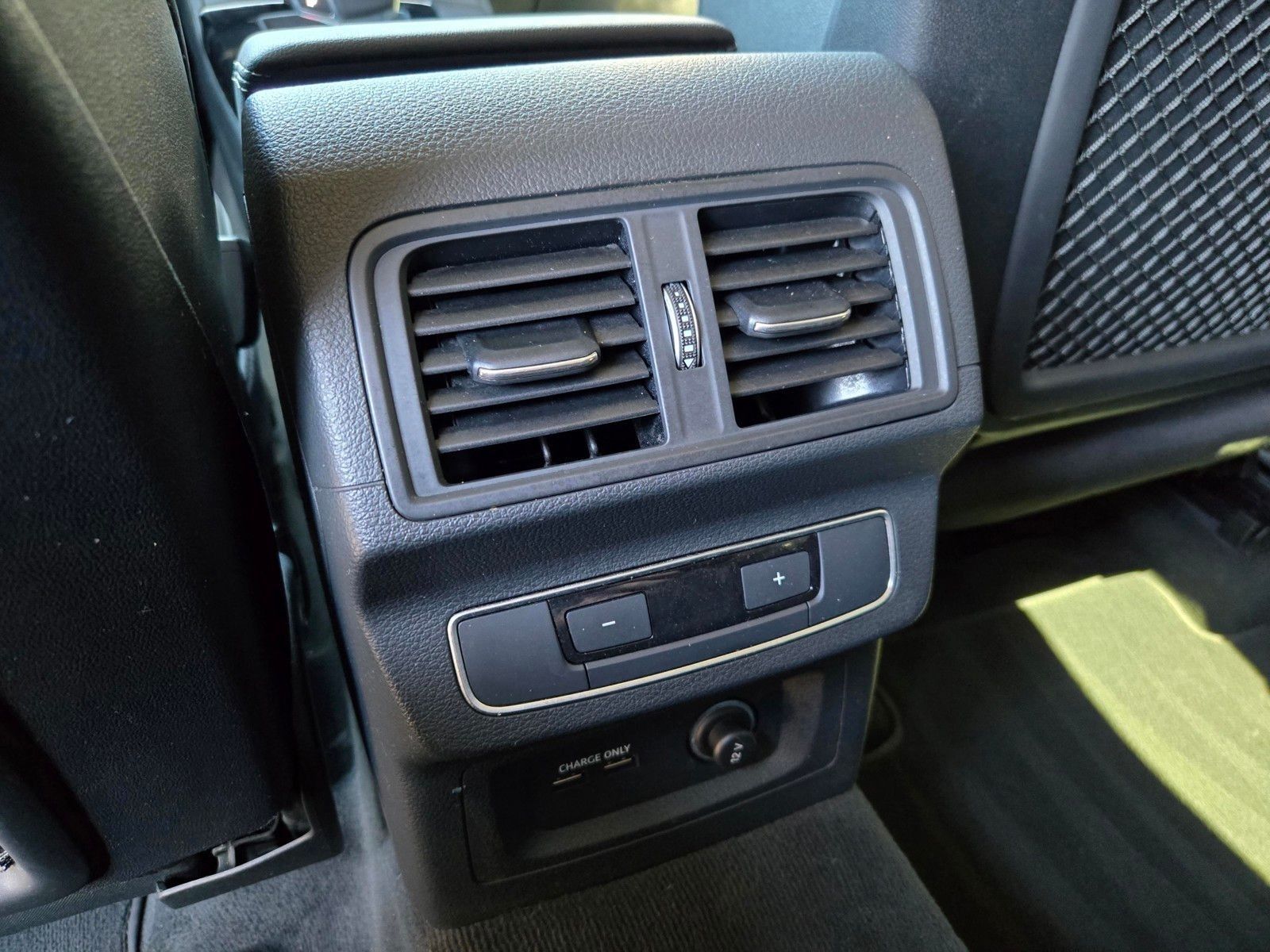 2023 Audi Q5 e 55 Premium — full photo 11 of 45