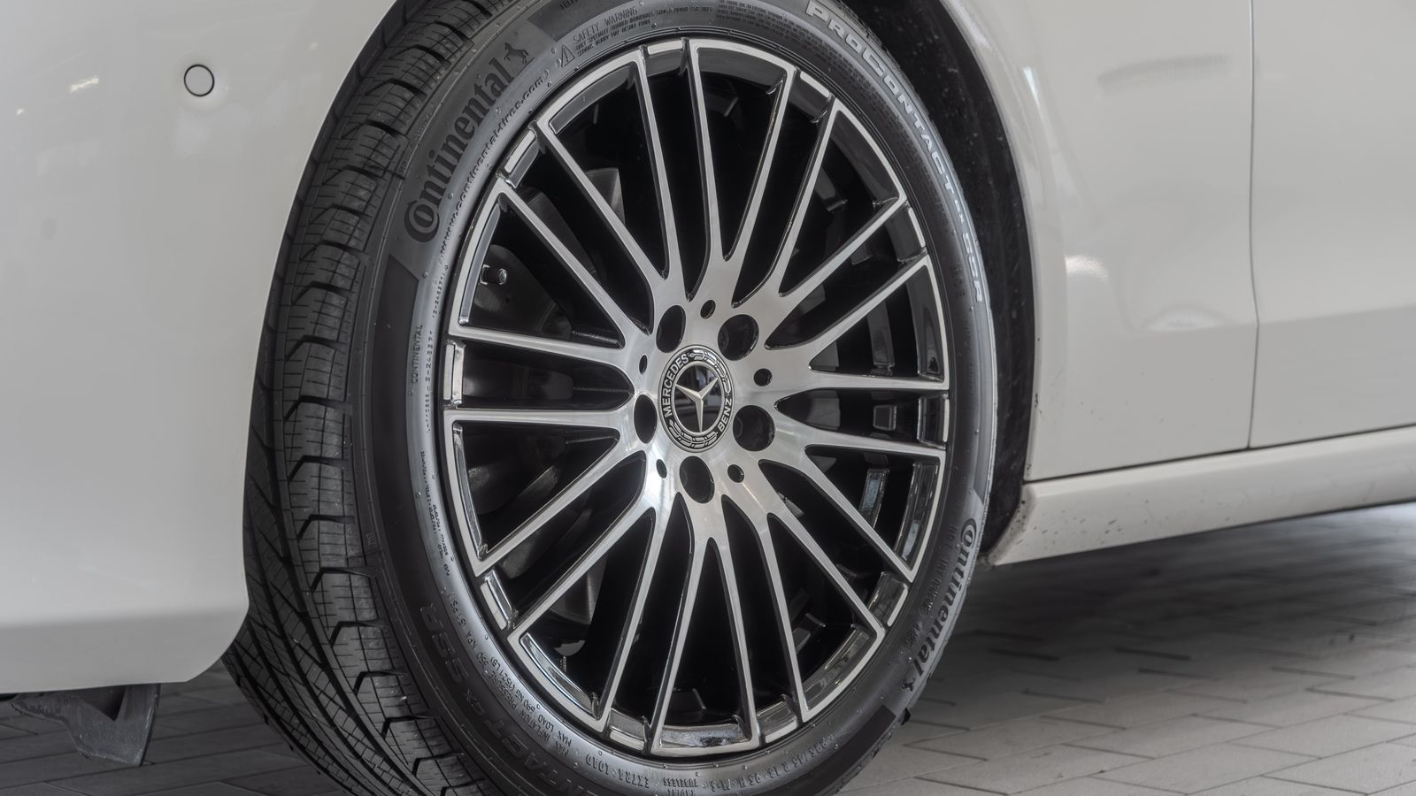 2024 Mercedes-Benz C-Class C 300 — foto completa 30 de 34