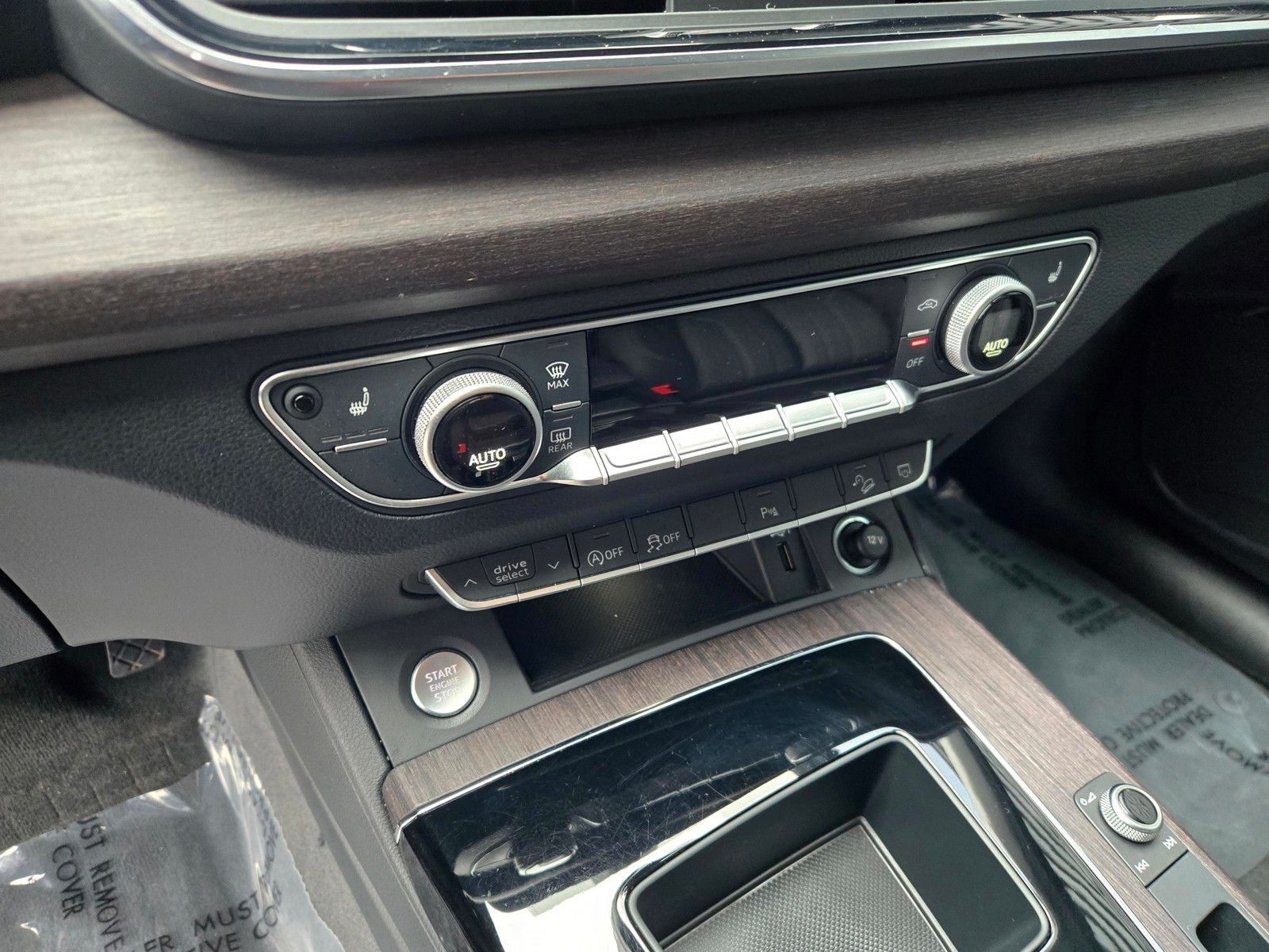 2023 Audi Q5 45 S line Premium — foto completa 23 de 45