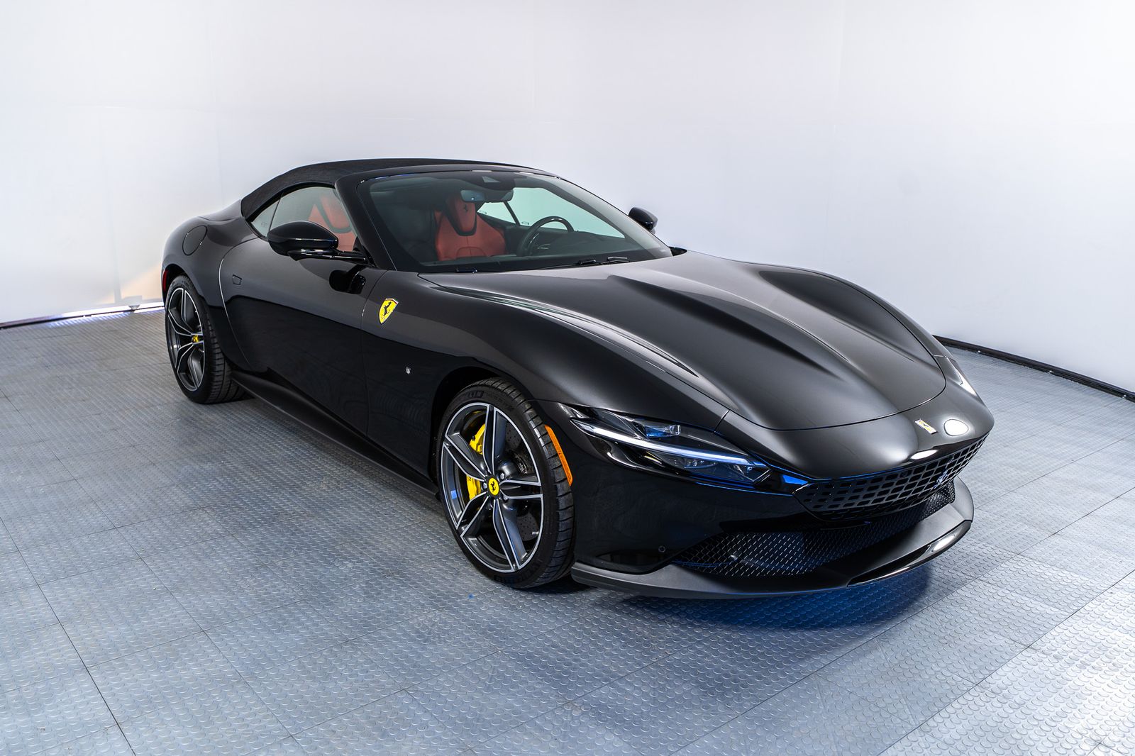 2025 Ferrari Roma Spider — foto completa 36 de 41