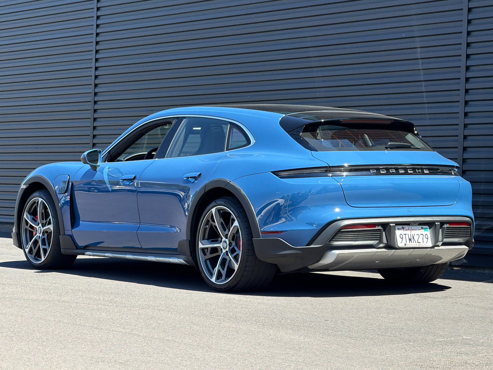 2022 Porsche Taycan Cross Turismo 4S — full photo 4 of 29
