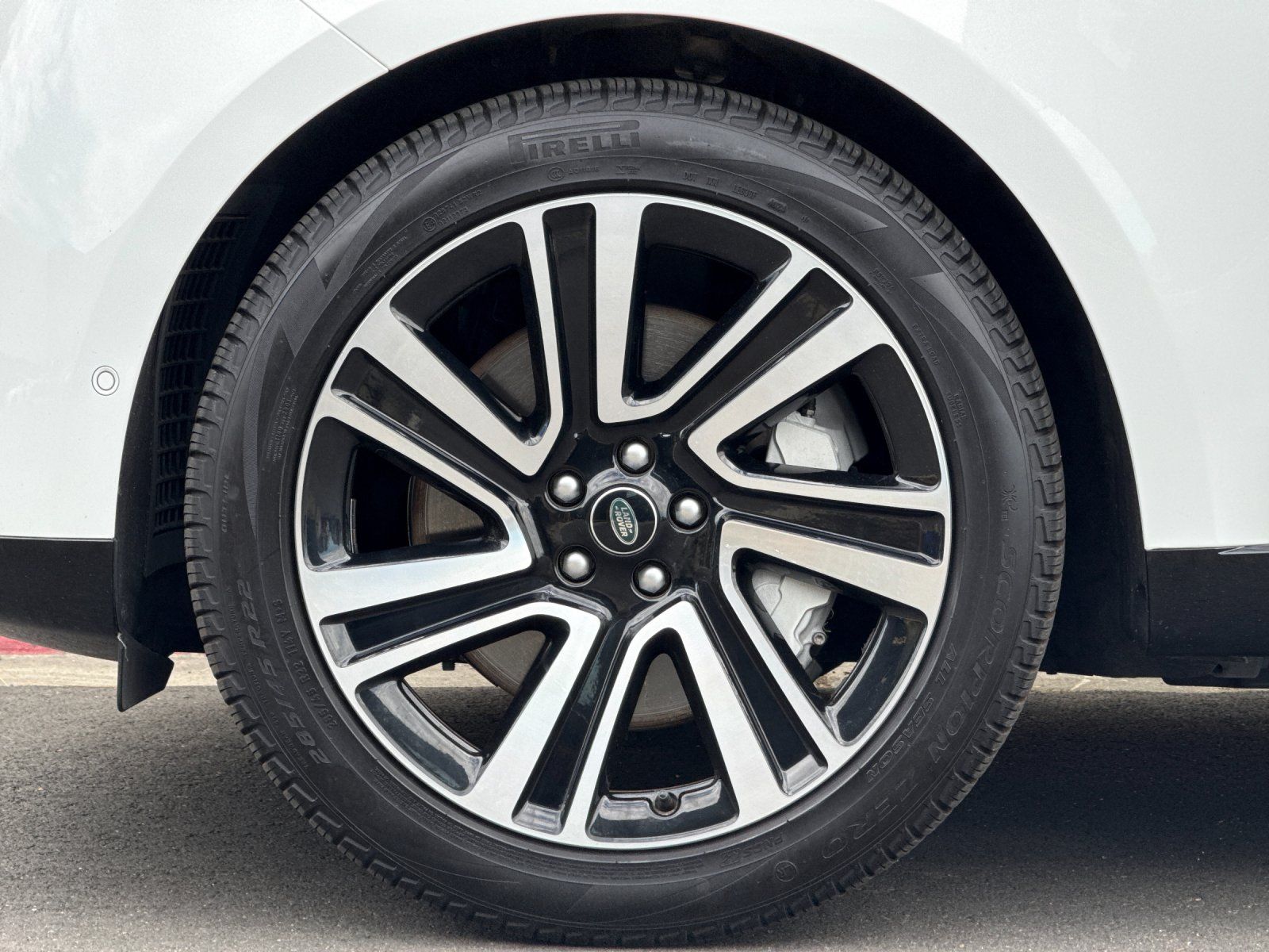 2023 Land Rover Range Rover SE — full photo 25 of 29