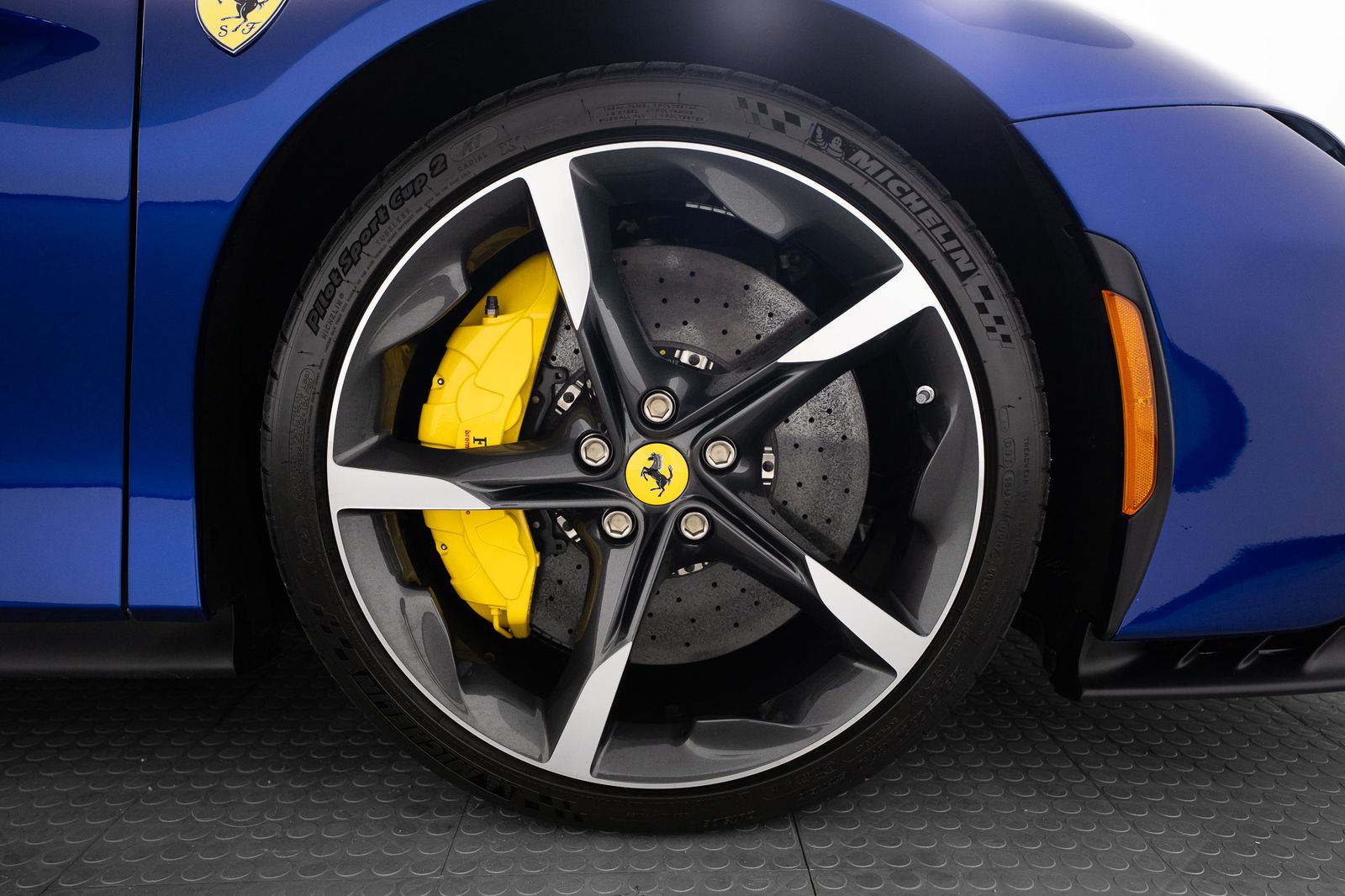 2025 Ferrari SF90 Spider — full photo 31 of 66