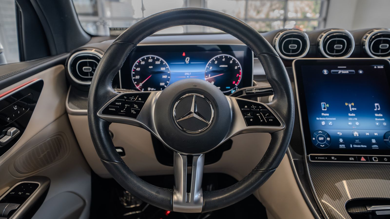 2024 Mercedes-Benz GLC GLC 300 — foto completa 9 de 33