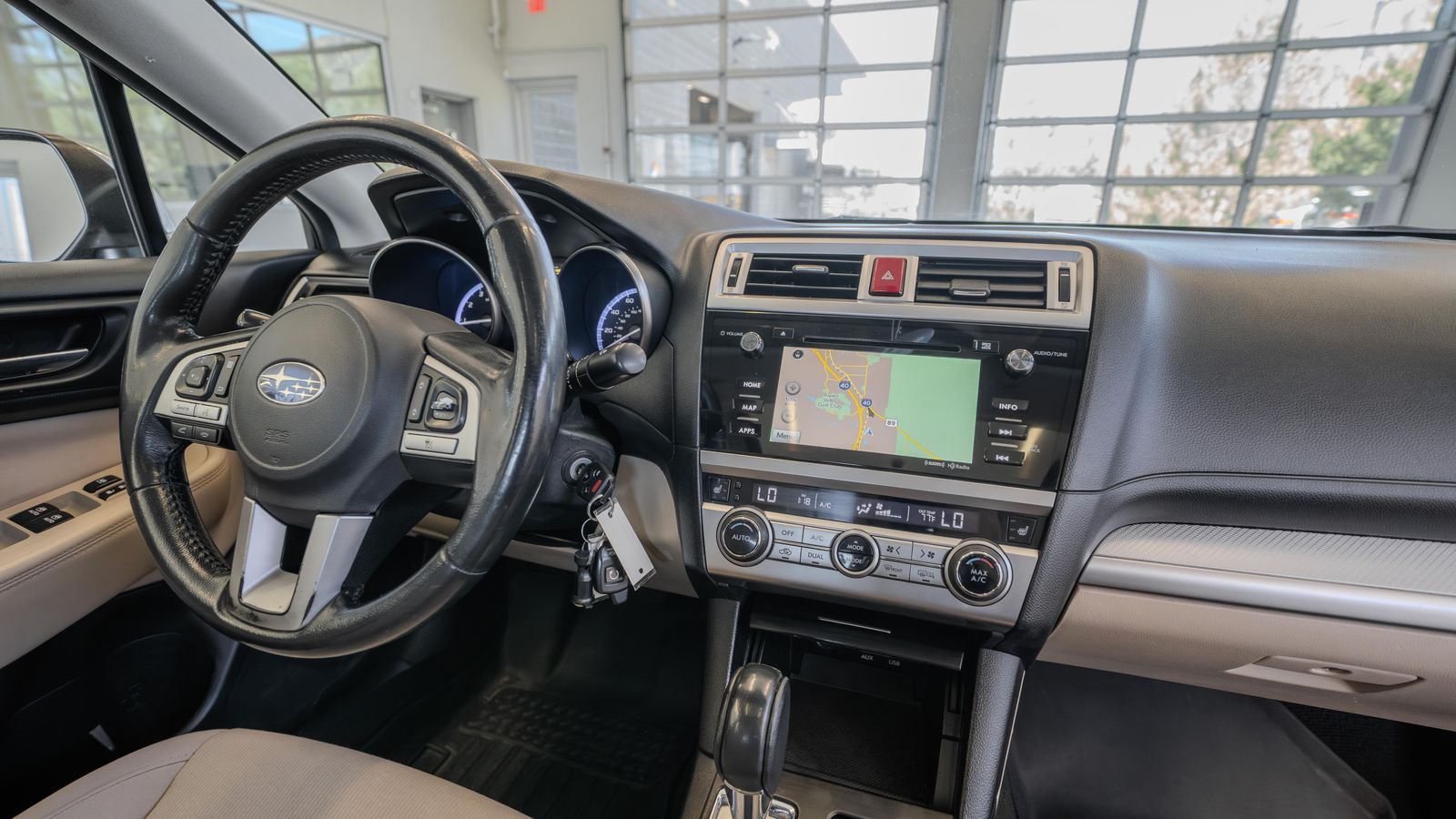 2015 Subaru Legacy 2.5i — foto completa 19 de 34