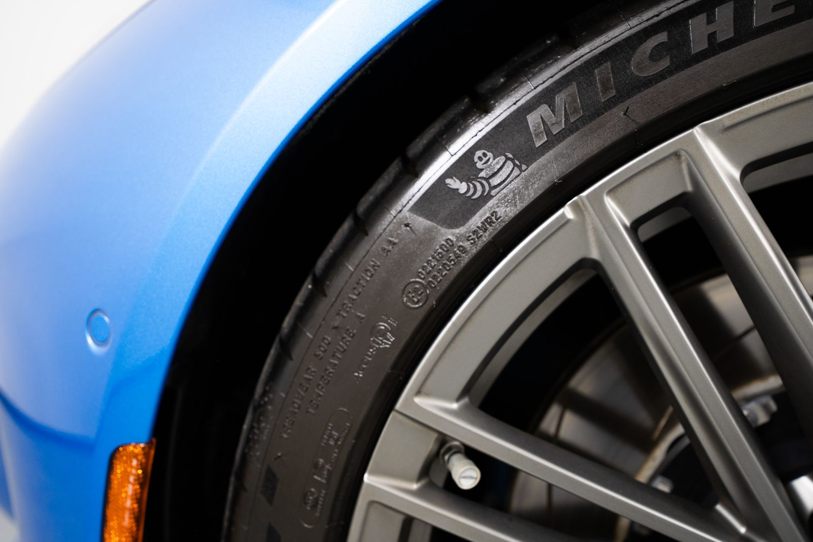 2024 Aston Martin DB12 Volante — full photo 43 of 55