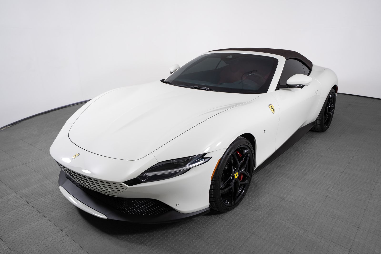 2025 Ferrari Roma Spider — foto completa 48 de 51