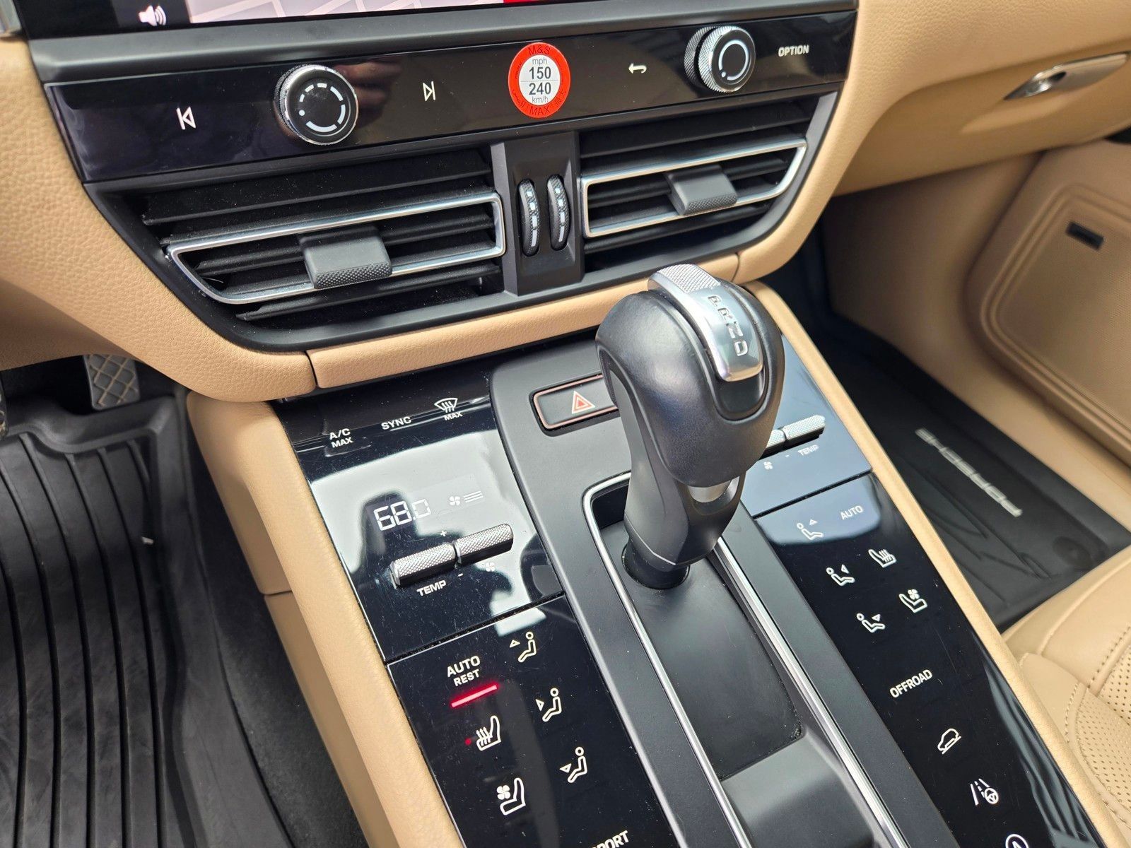 2024 Porsche Macan Base — full photo 22 of 27