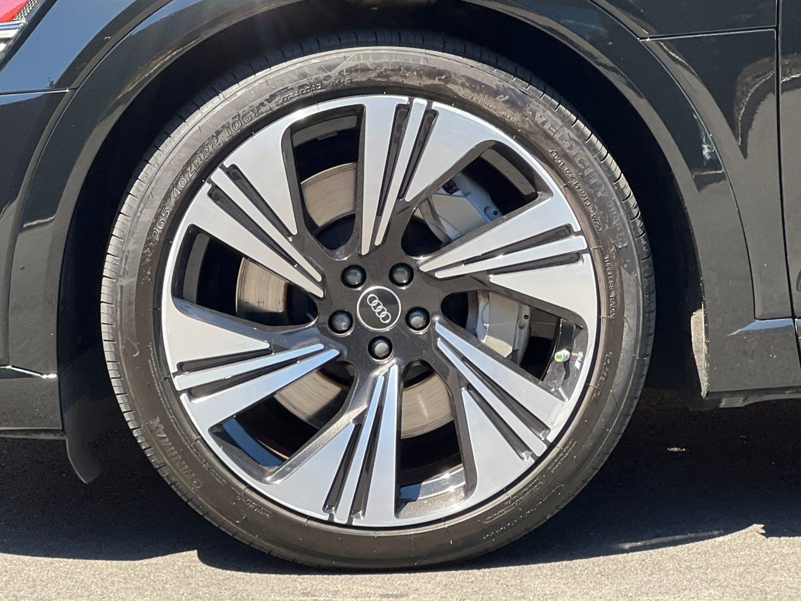 2024 Audi Q8 Sportback e-tron Prestige — foto completa 25 de 28