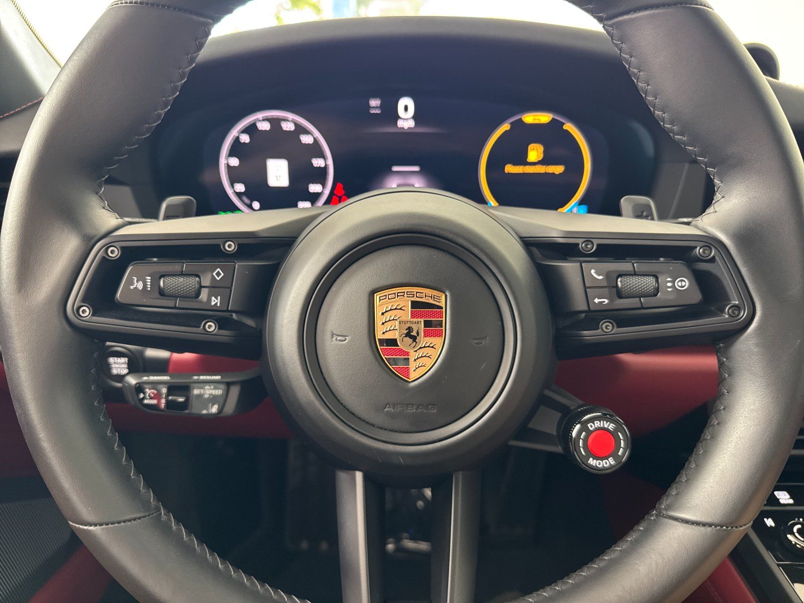 2025 Porsche 911 Carrera 4 GTS — full photo 23 of 28