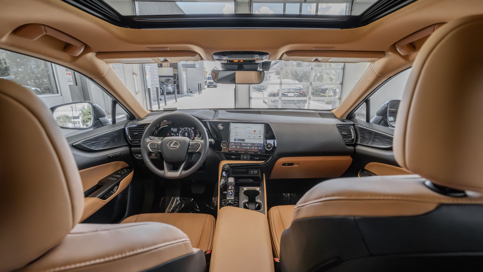 2025 Lexus NX 250 Premium — full photo 25 of 33