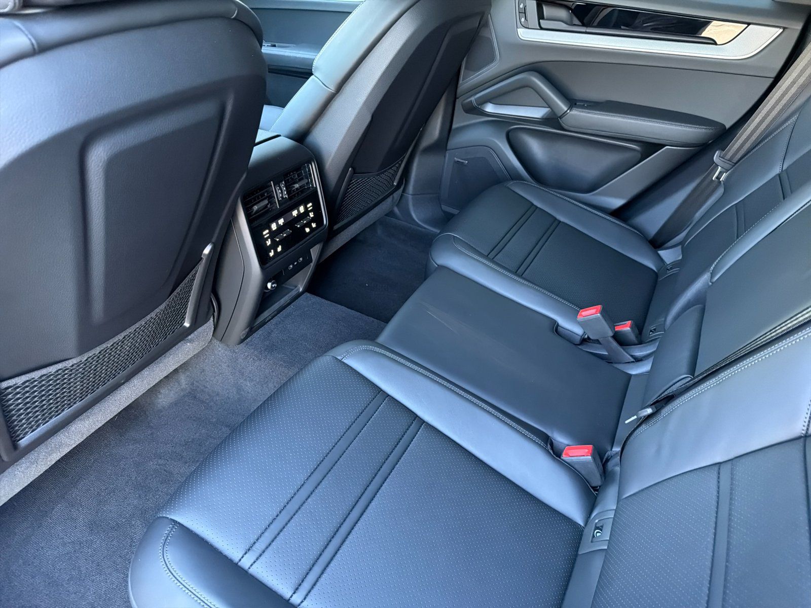 2026 Porsche Cayenne Coupe Base — foto completa 14 de 29