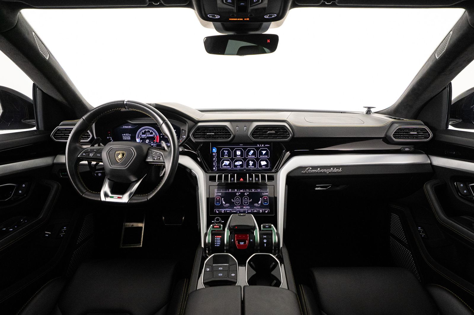 2020 Lamborghini Urus Base — full photo 32 of 53