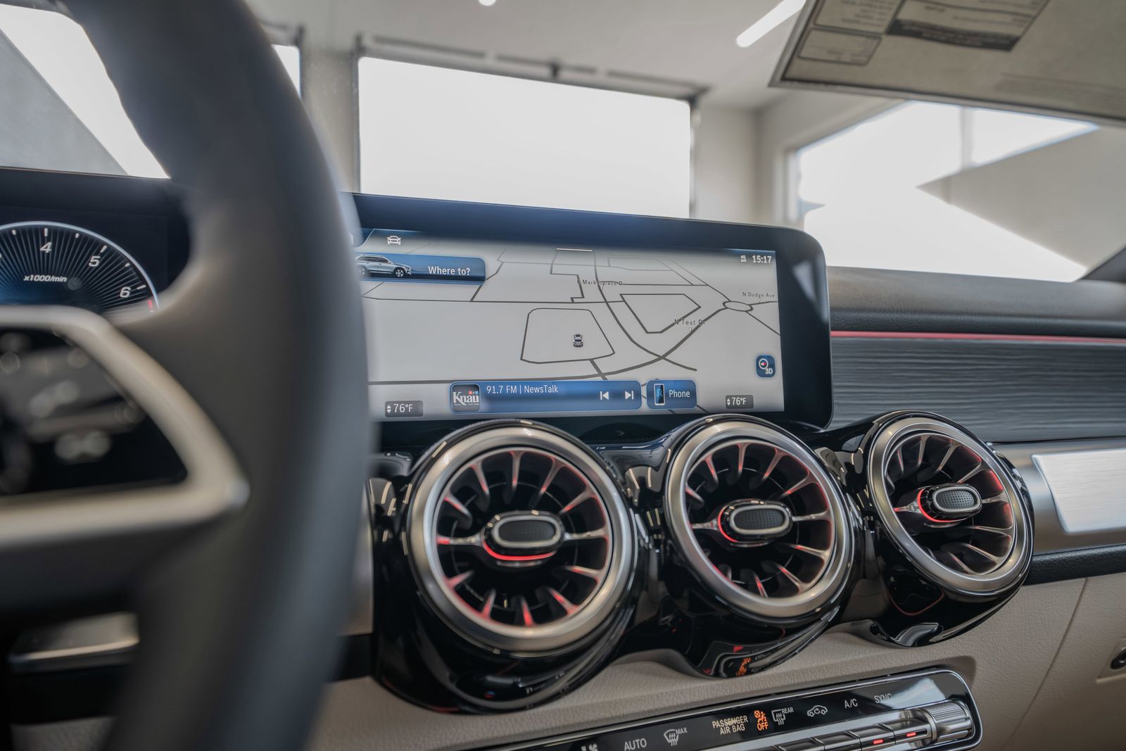 2026 Mercedes-Benz GLB GLB 250 — foto completa 33 de 36