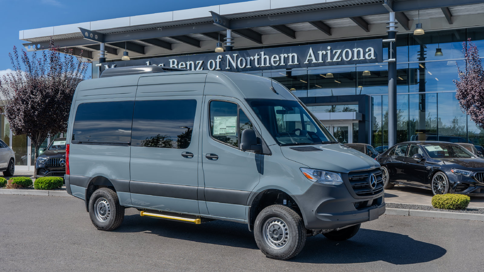 2026 Mercedes-Benz Sprinter 2500 Passenger 144 WB — photo 1 of 37