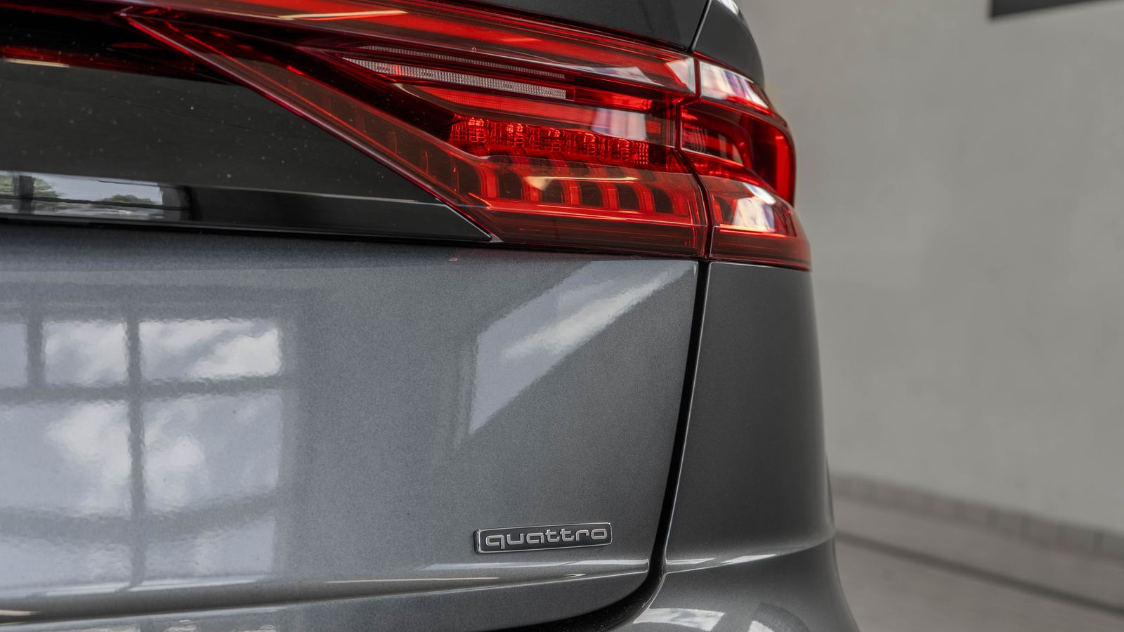 2020 Audi Q8 55 Premium Plus — full photo 24 of 34