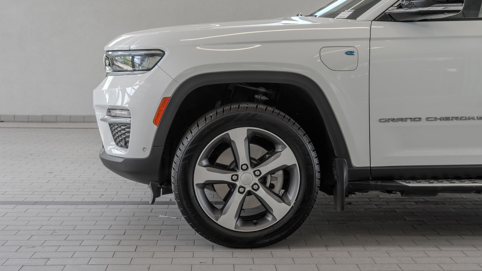 2023 Jeep Grand Cherokee 4xe — foto completa 4 de 34