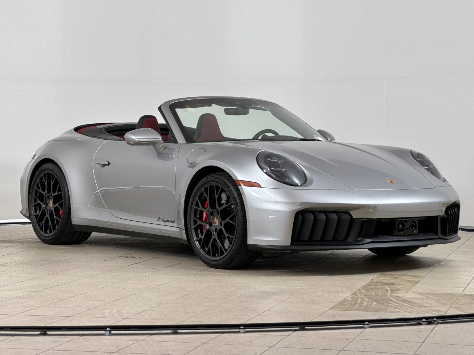 2025 Porsche 911 Carrera 4 GTS — full photo 10 of 28