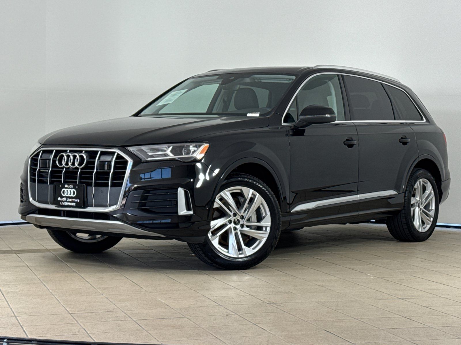 2023 Audi Q7 45 Premium — photo 1 of 30