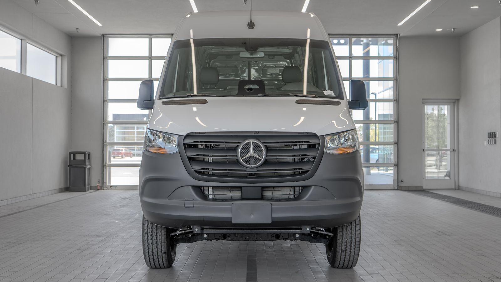 2025 Mercedes-Benz Sprinter 2500 Cargo 144 WB — full photo 11 of 35