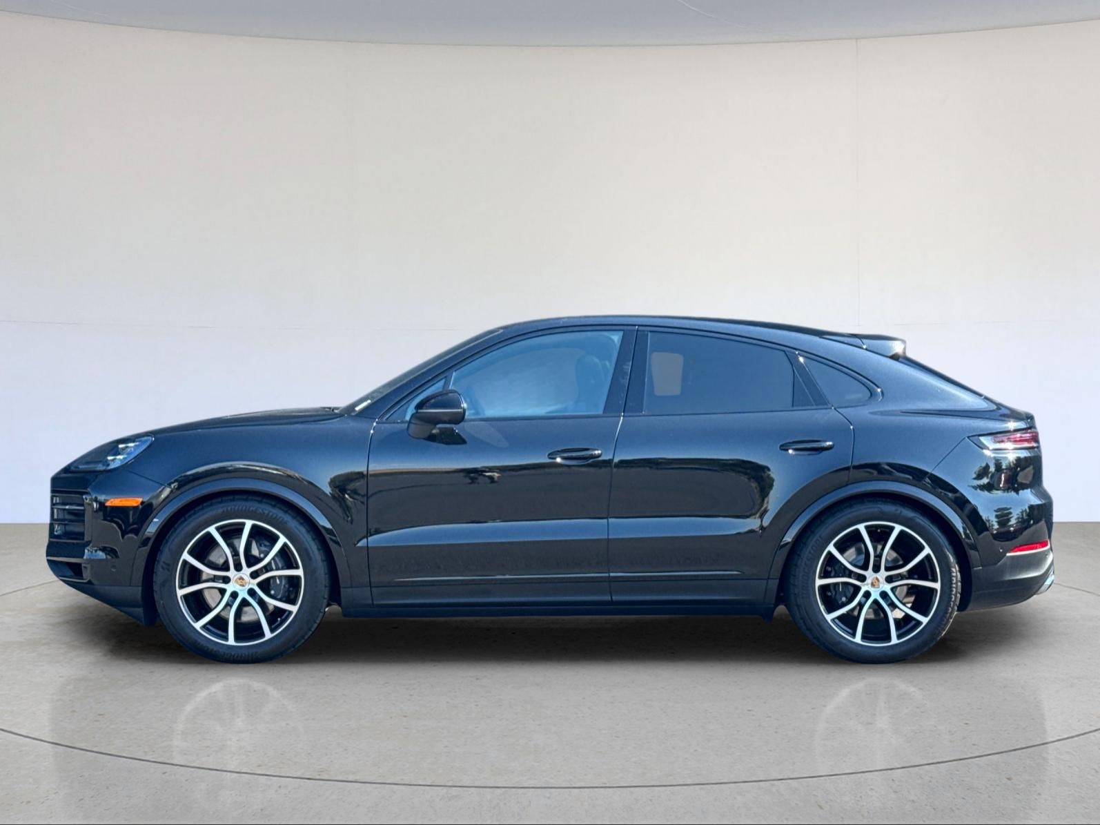 2026 Porsche Cayenne Coupe Base — full photo 2 of 30