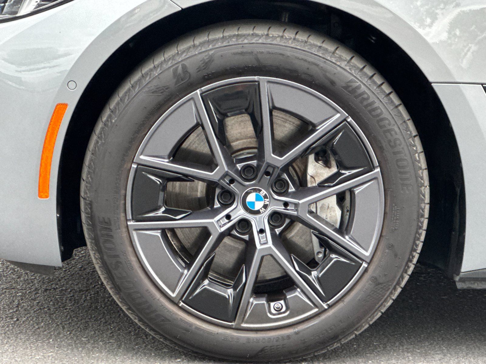 2025 BMW i4 eDrive40 — full photo 24 of 28