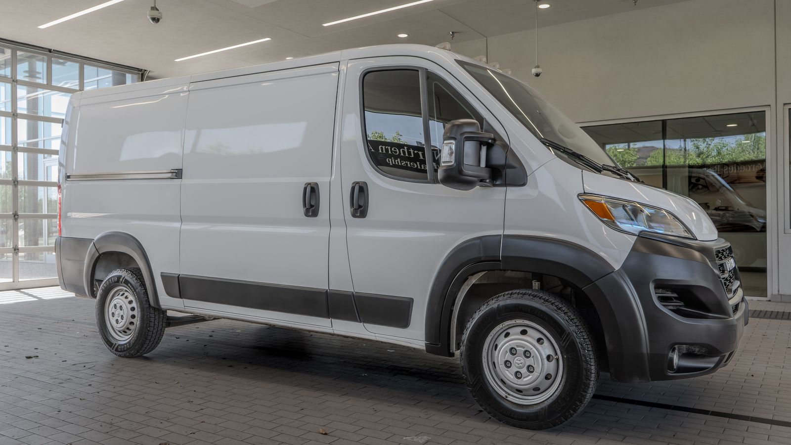 2025 Ram ProMaster 2500 Base — full photo 12 of 33